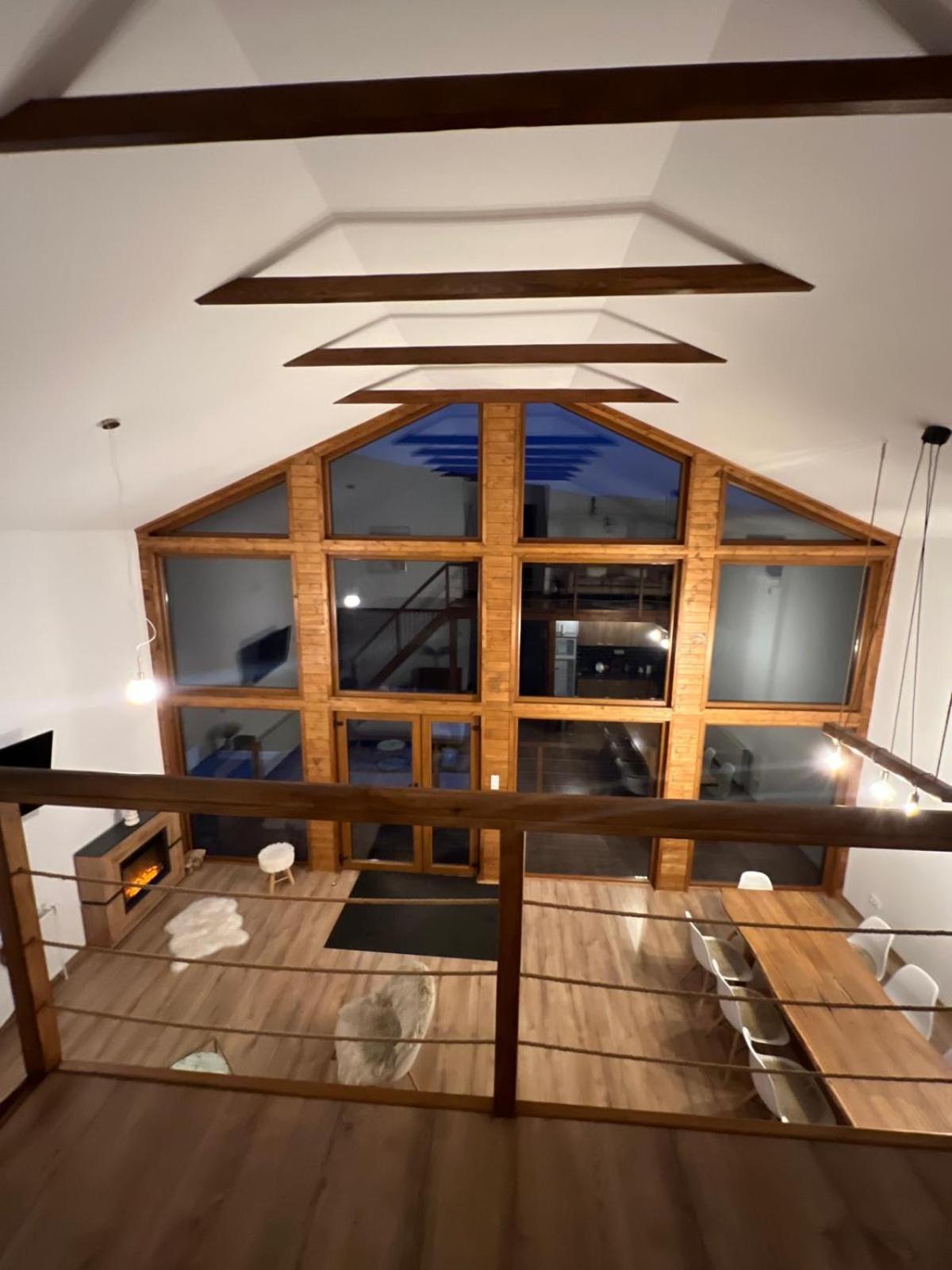 Le Chalet M - Cabana Cu O Panorama De Poveste. Surdesti  Eksteriør bilde