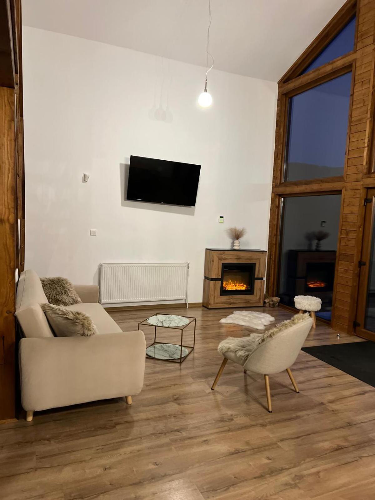 Le Chalet M - Cabana Cu O Panorama De Poveste. Surdesti  Eksteriør bilde