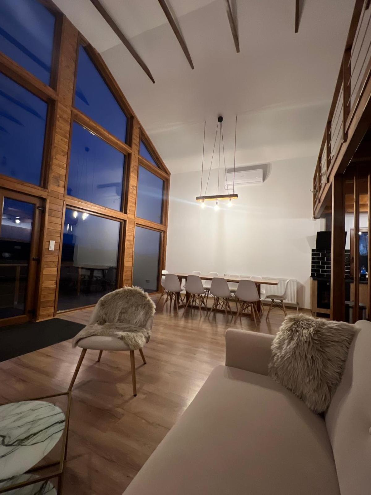Le Chalet M - Cabana Cu O Panorama De Poveste. Surdesti  Eksteriør bilde