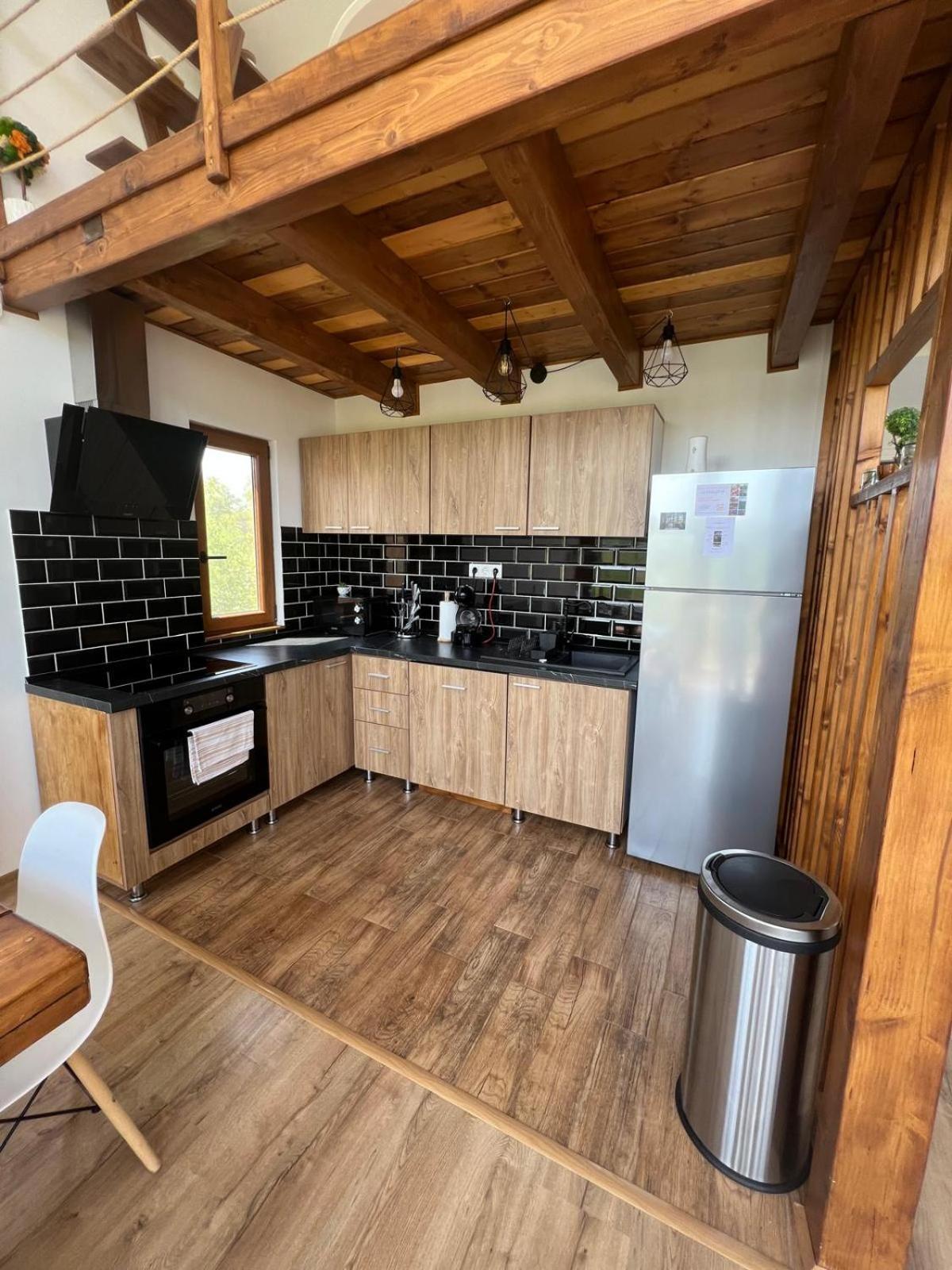 Le Chalet M - Cabana Cu O Panorama De Poveste. Surdesti  Eksteriør bilde
