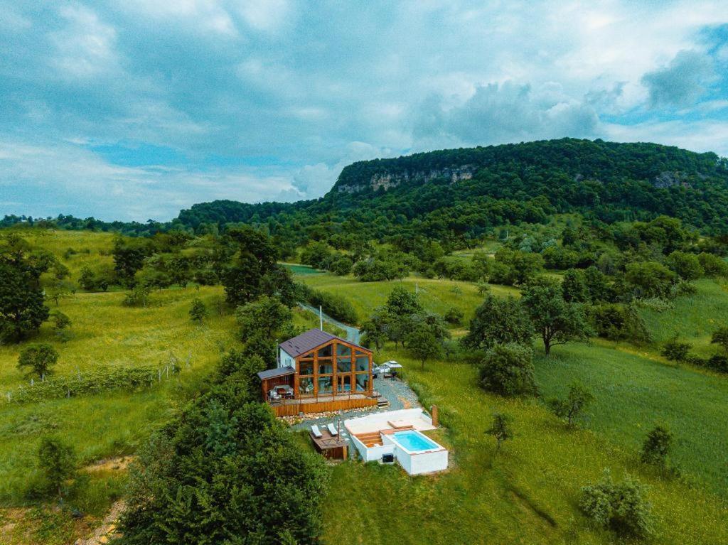 Le Chalet M - Cabana Cu O Panorama De Poveste. Surdesti  Eksteriør bilde