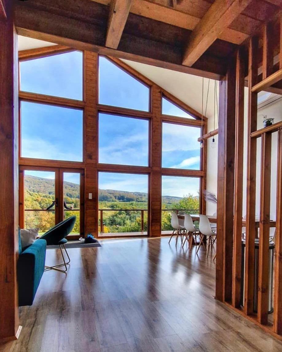 Le Chalet M - Cabana Cu O Panorama De Poveste. Surdesti  Eksteriør bilde
