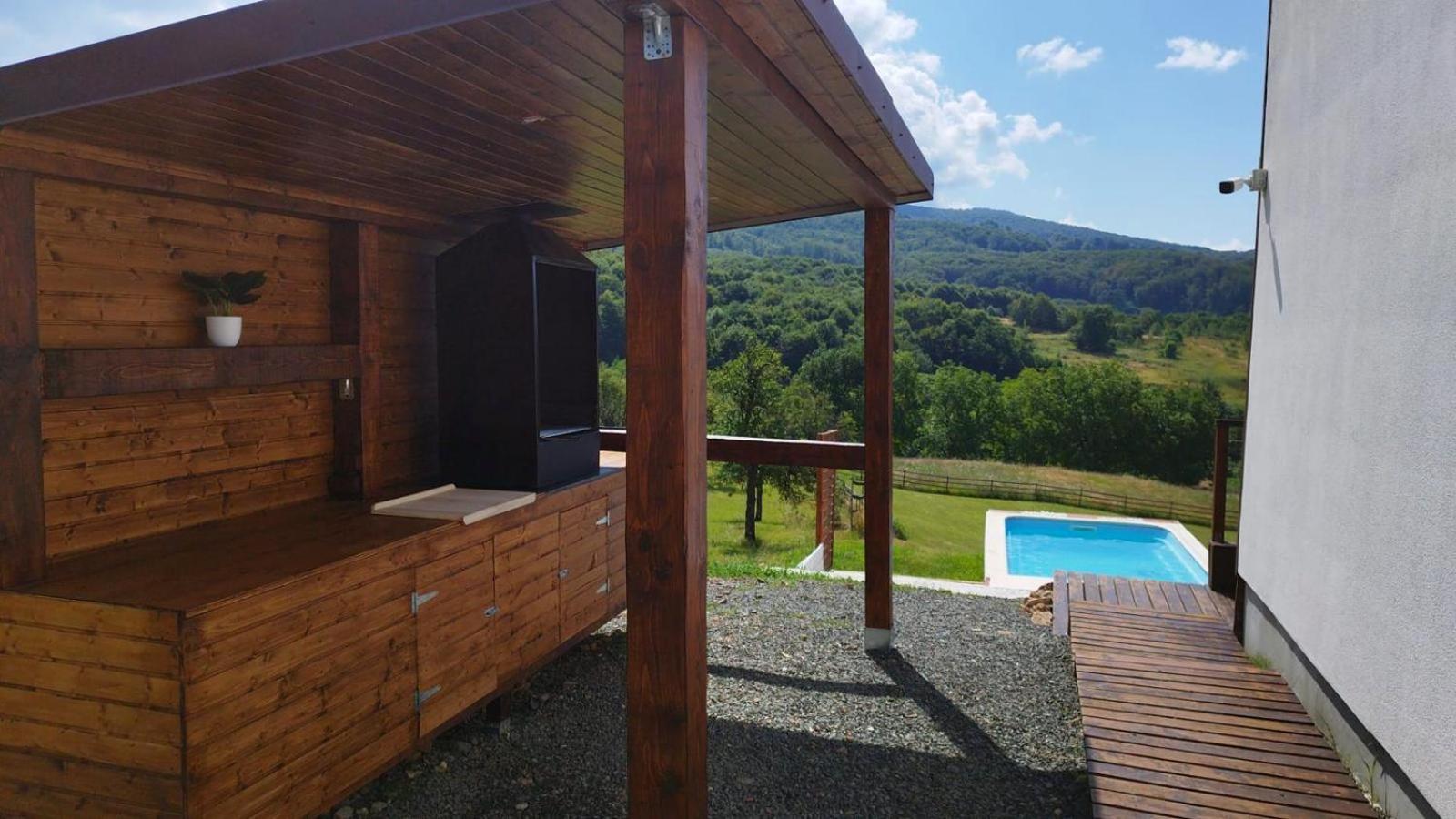 Le Chalet M - Cabana Cu O Panorama De Poveste. Surdesti  Eksteriør bilde