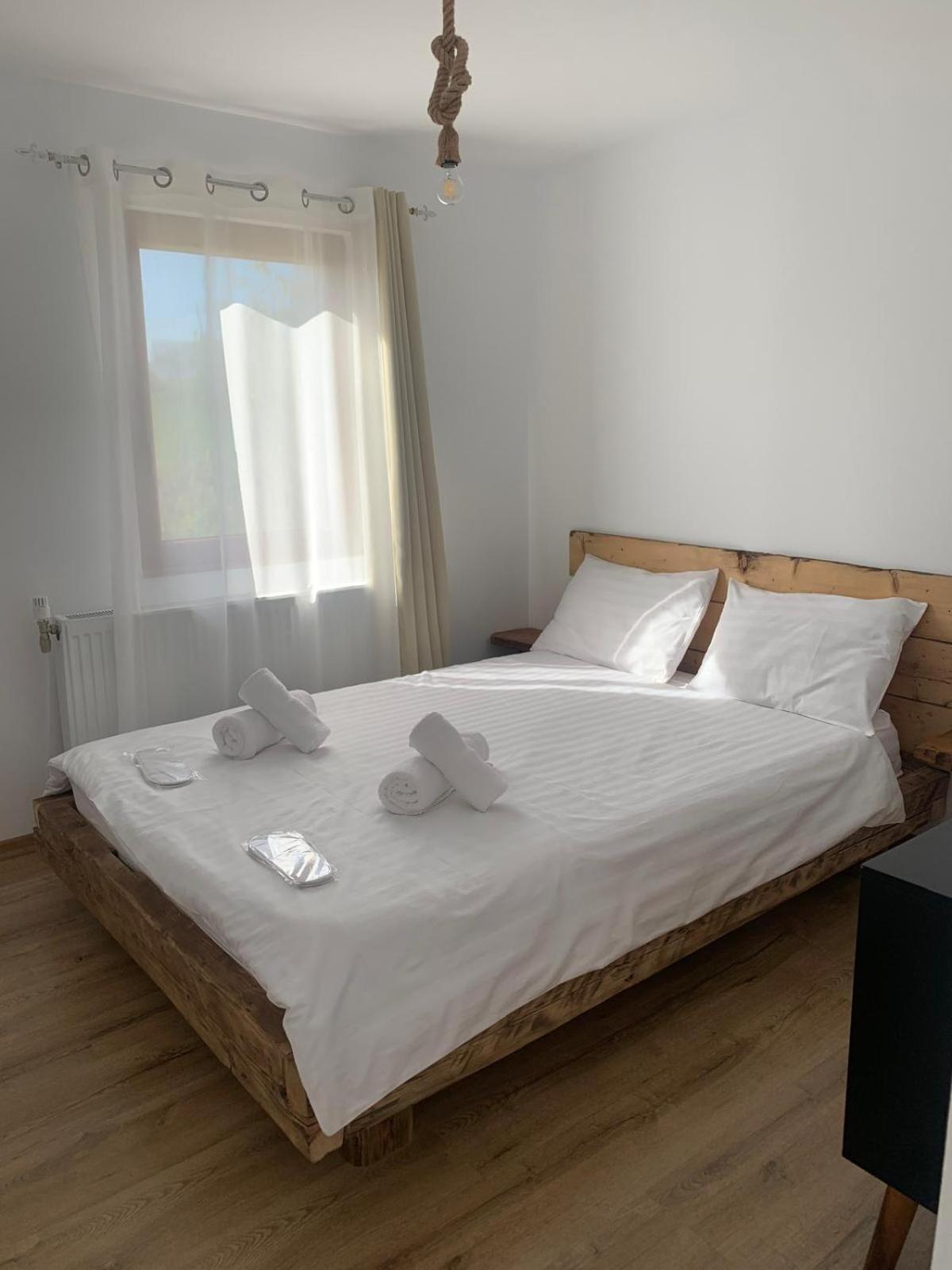 Le Chalet M - Cabana Cu O Panorama De Poveste. Surdesti  Eksteriør bilde