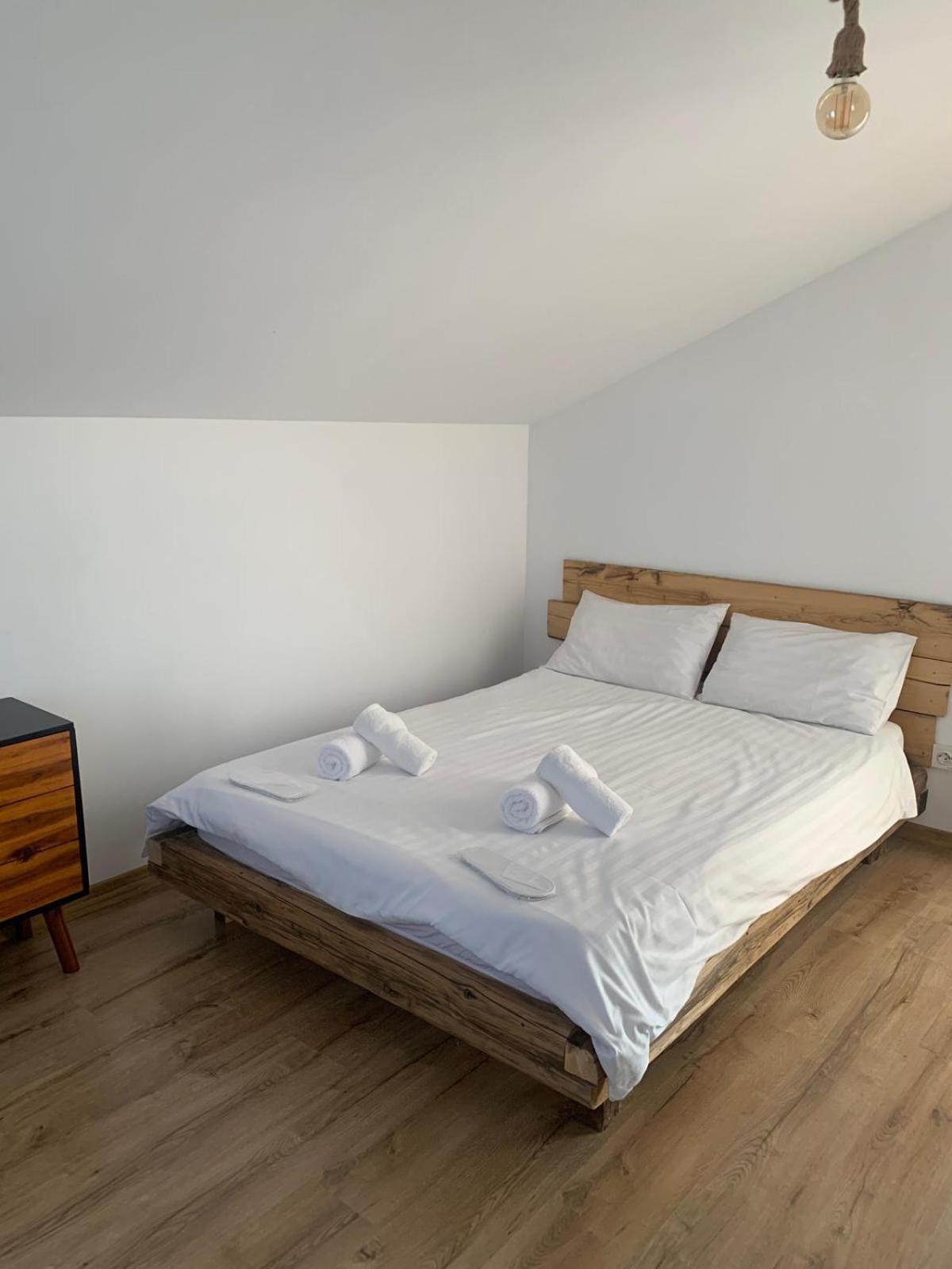 Le Chalet M - Cabana Cu O Panorama De Poveste. Surdesti  Eksteriør bilde